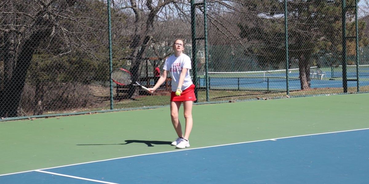 Women's tennis defeats Lourdes, 4-3.
