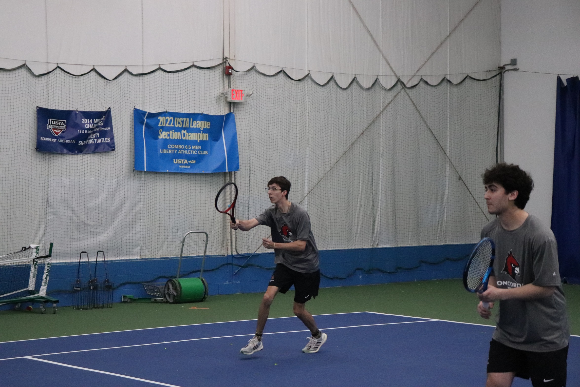 Men's Tennis splits pair of WHAC matches