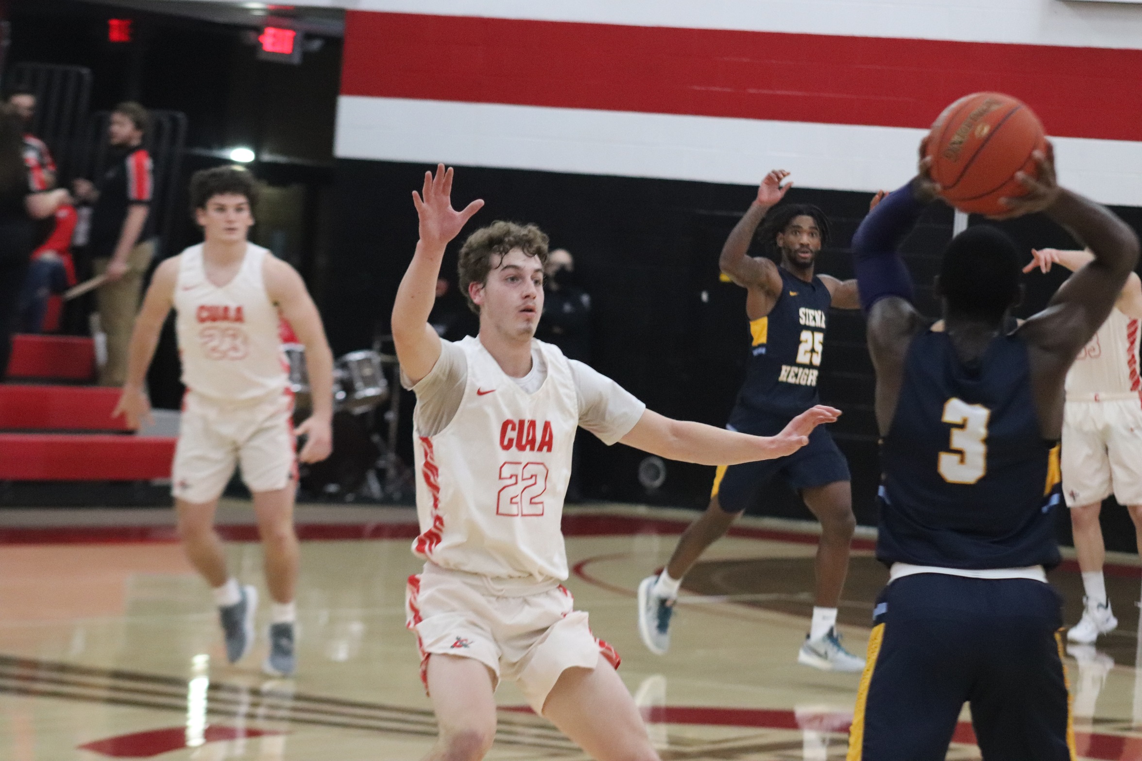 Men's Basketball outlasts Siena Heights 66-61 in overtime