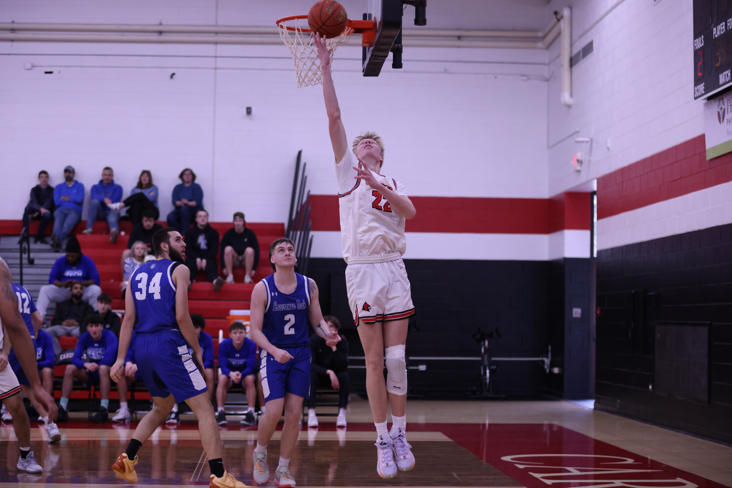 Men's Basketball falls versus Lawrence Tech