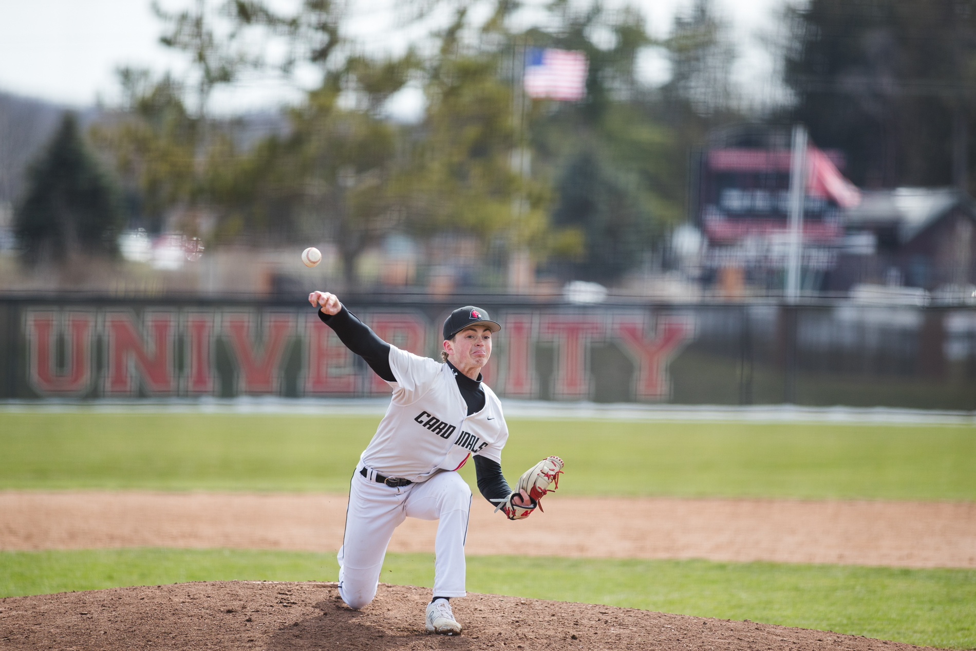 Baseball splits doubleheader at Aquinas