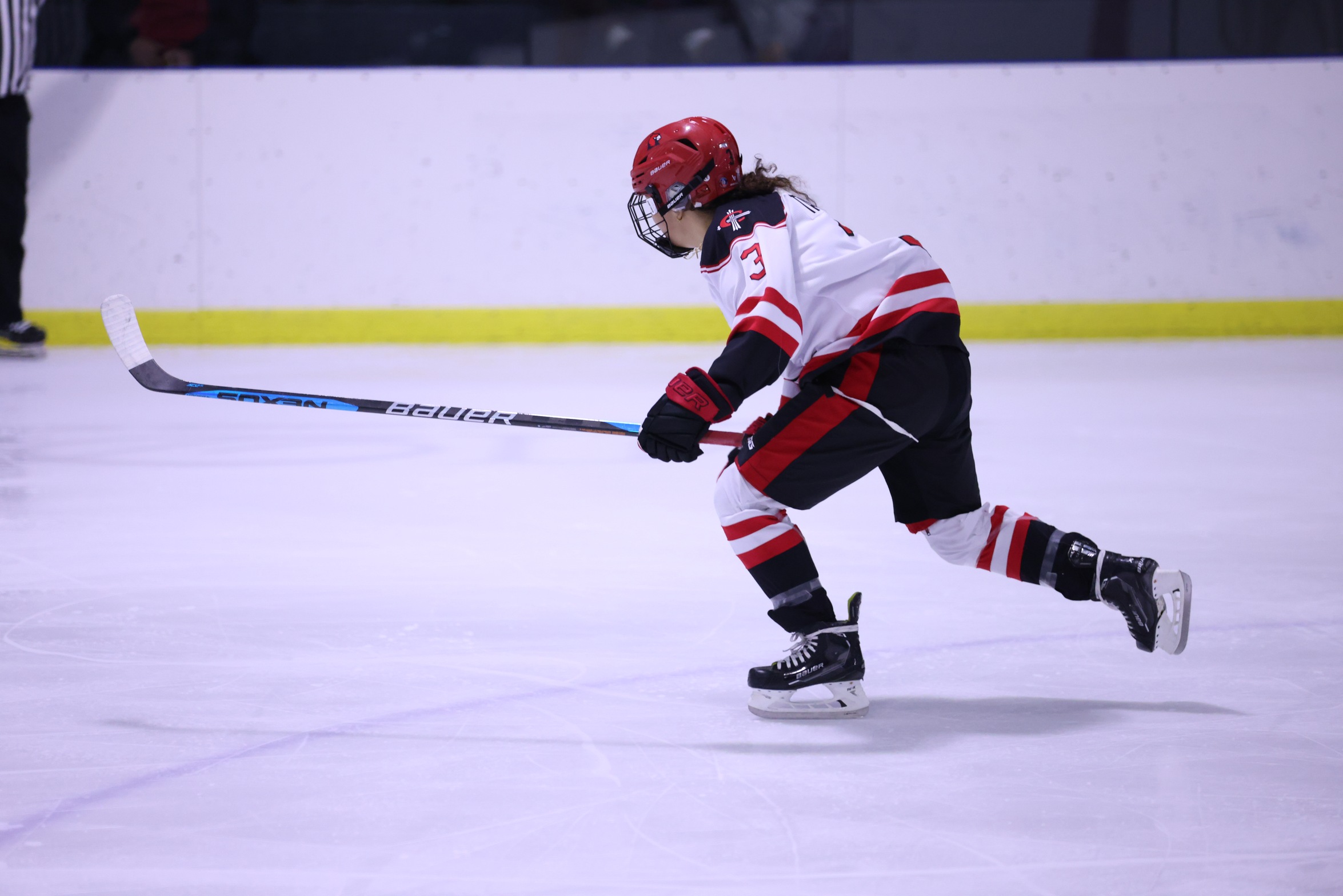 Women's Hockey picks up first win of the season with 6-3 victory at Michigan State