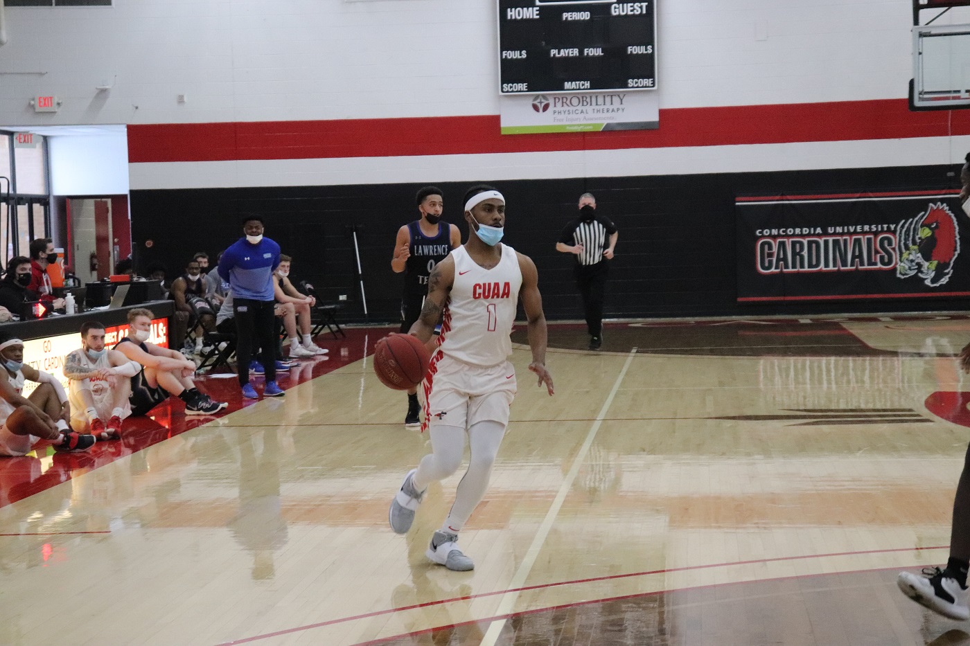 Tyler Black scores 8 points on 4-6 shooting and records 6 rebounds.