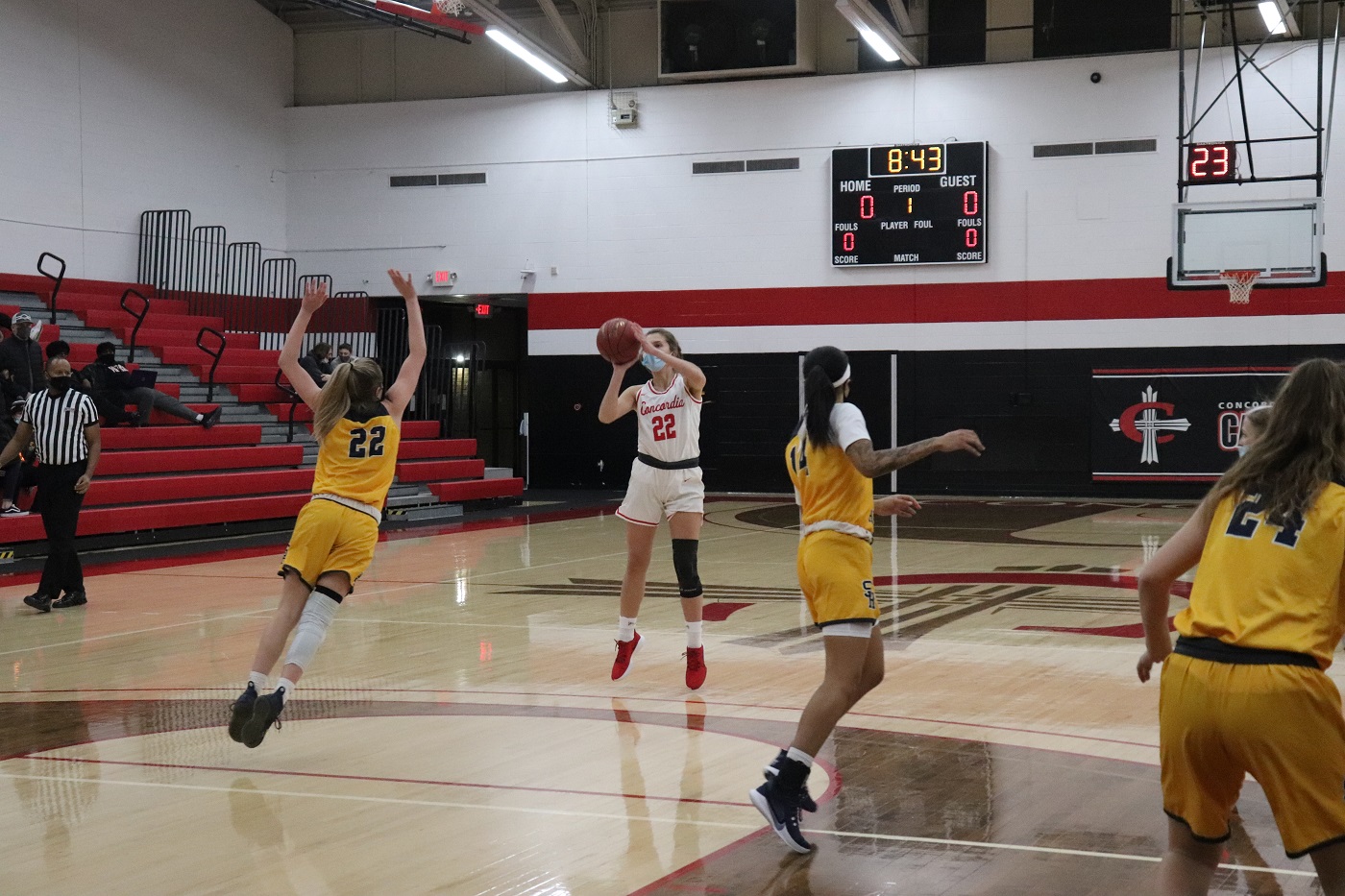 Hunt's buzzer beater lifts (RV) Cardinals over Golden Eagles 55-52