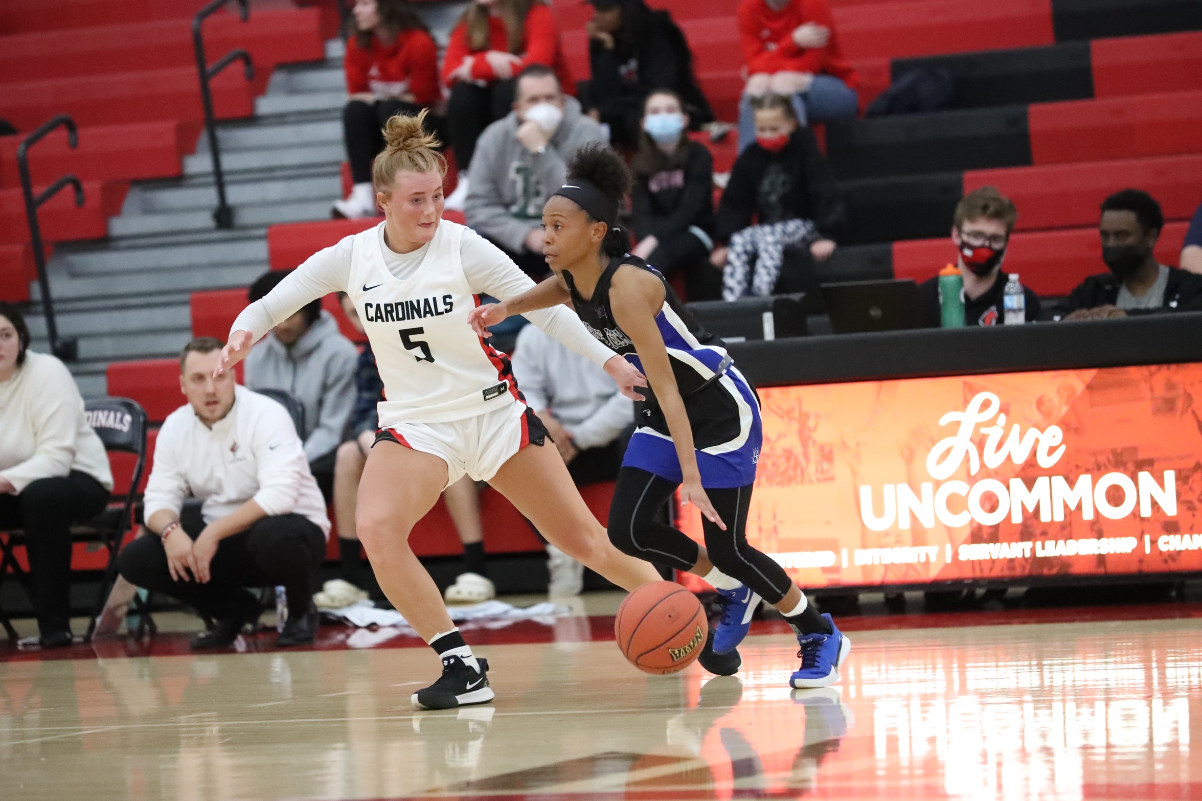 Women's Basketball earns 71-64 victory over Lawrence Tech