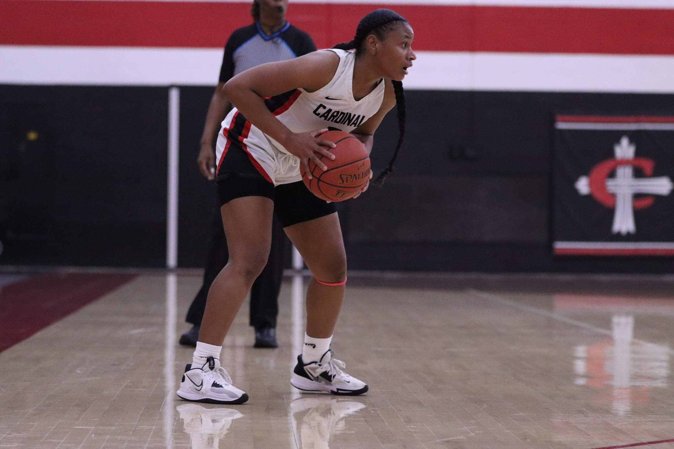 Women's Basketball stifles Aquinas in 67-48 win