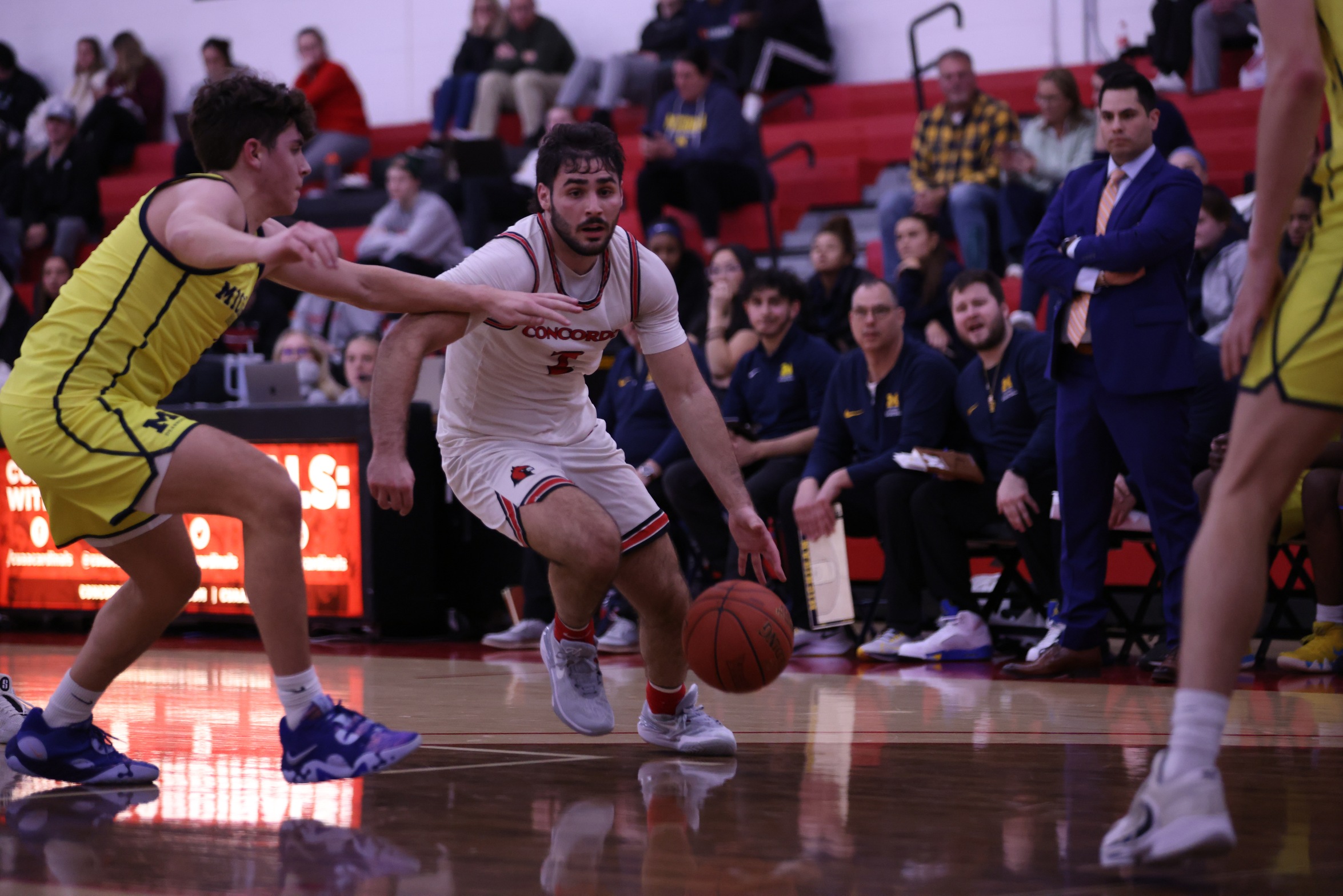 Men's Basketball downs UM-Dearborn 81-68