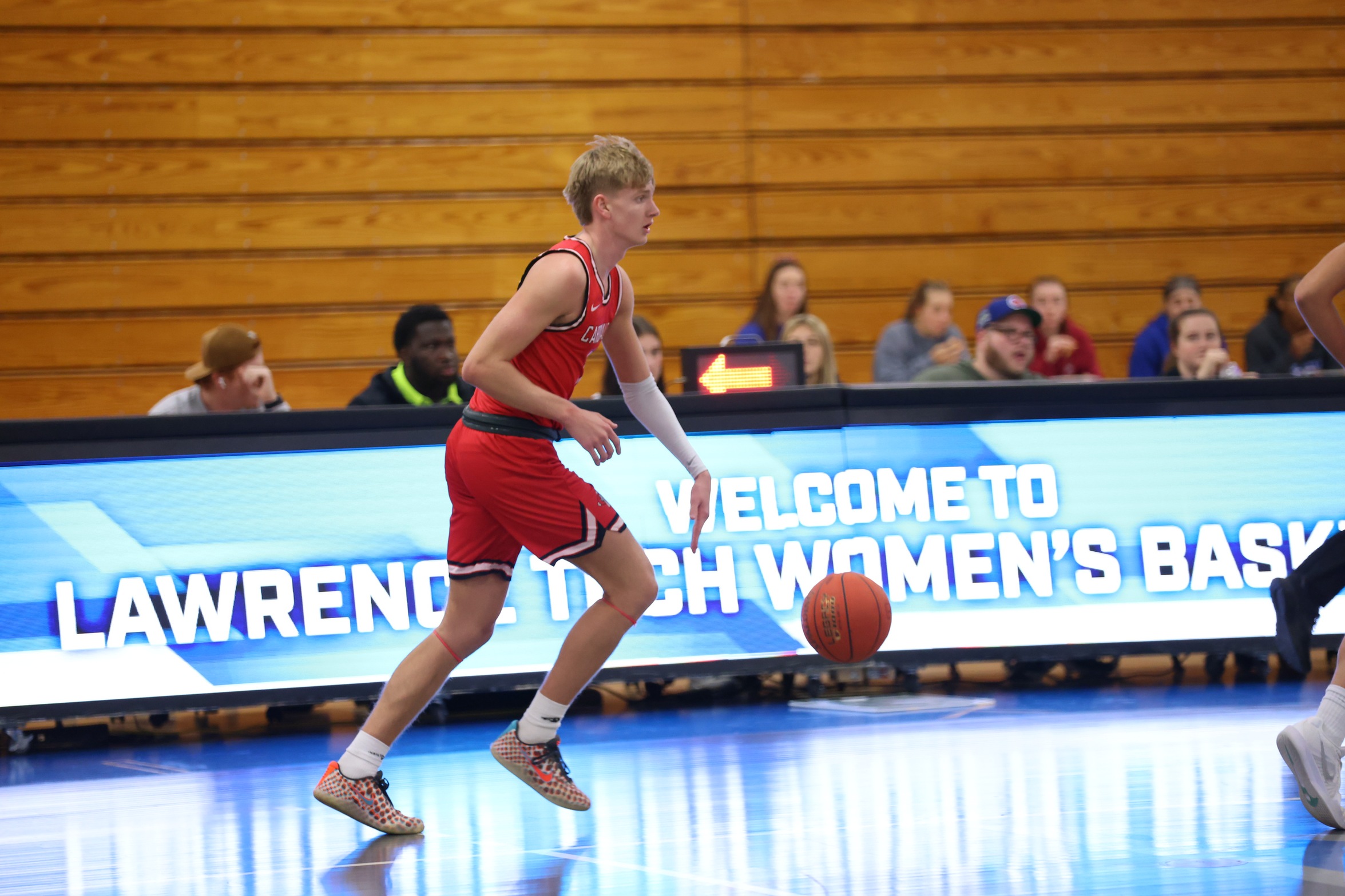 Men's Basketball drops road contest at Lawrence Tech