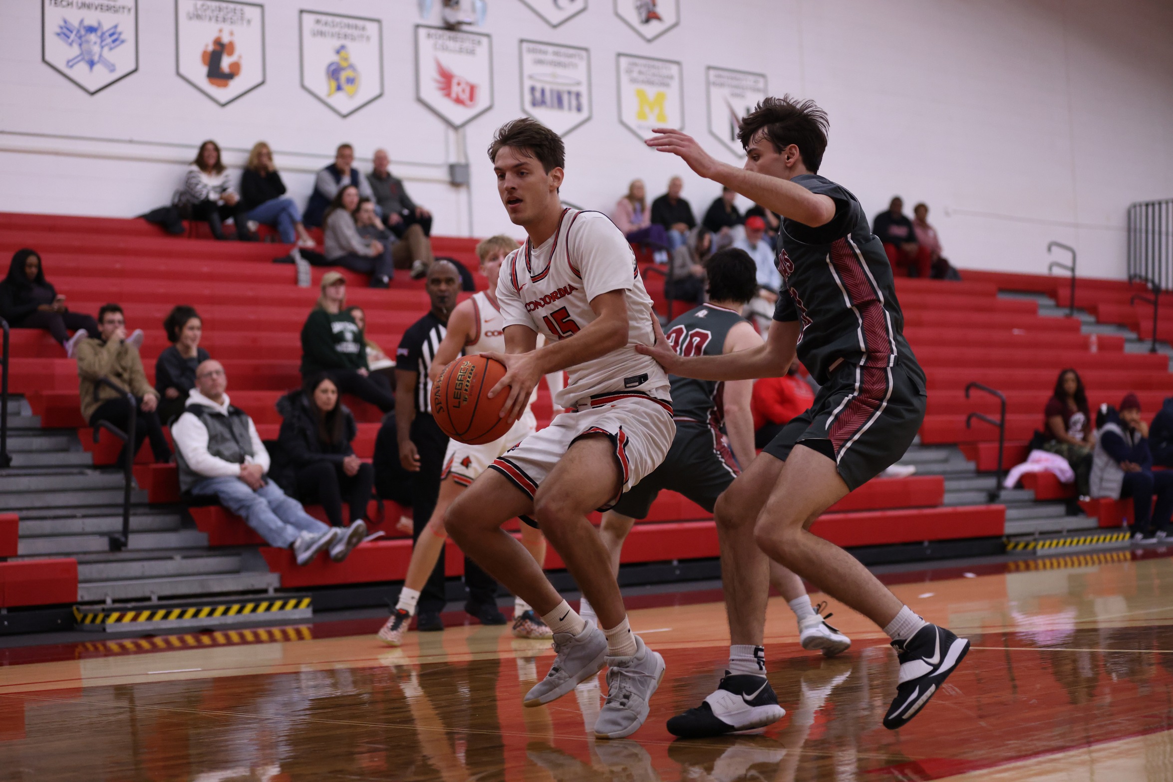 Men's Basketball battles with Indiana Tech but drops road contest