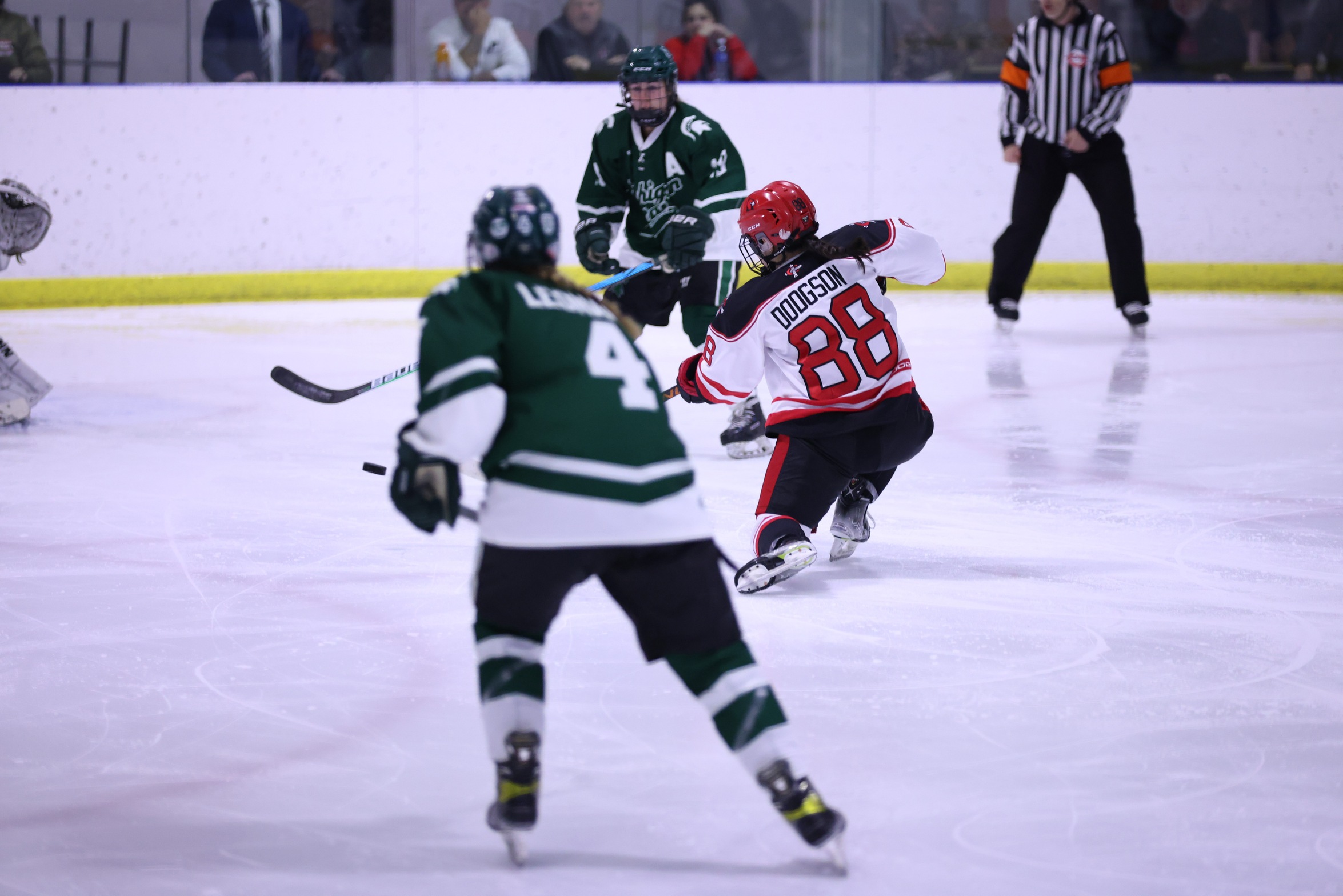 Shore and Dodgson link up for five goals as Women's Hockey soars past Davenport 8-0