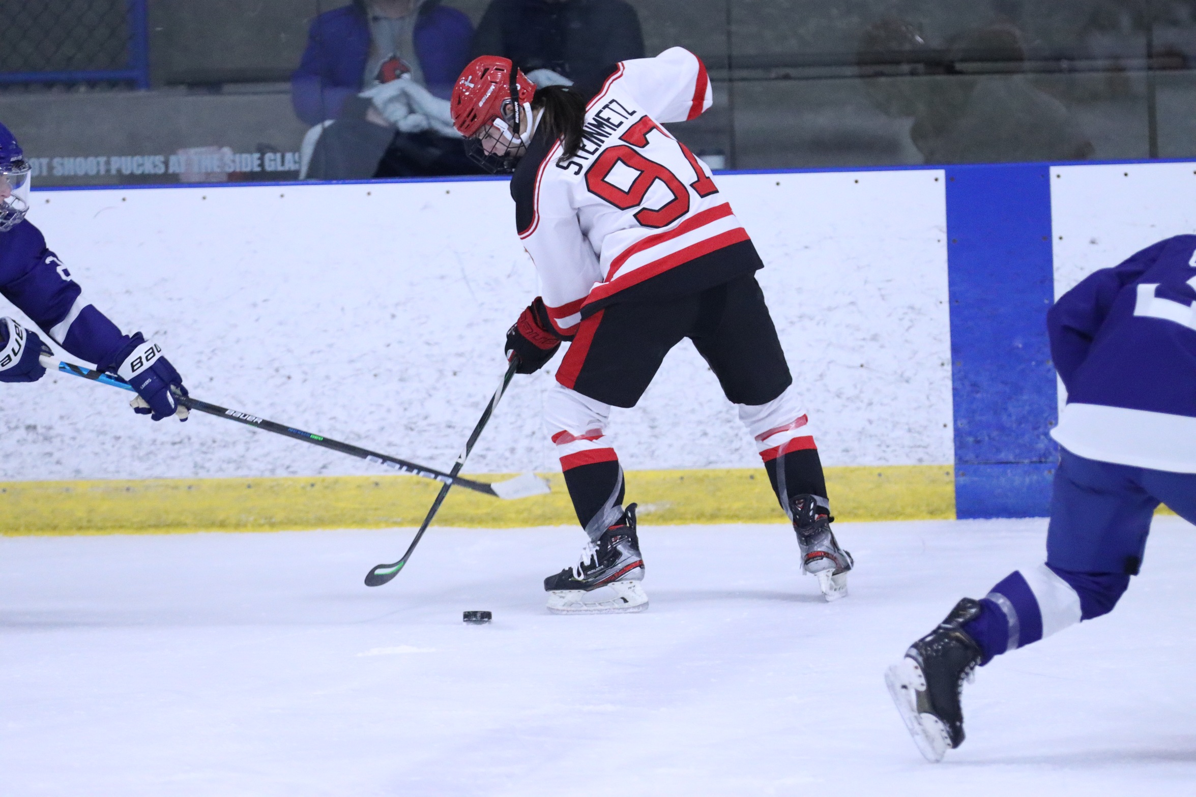 Women's Hockey falls to Michigan in home opener
