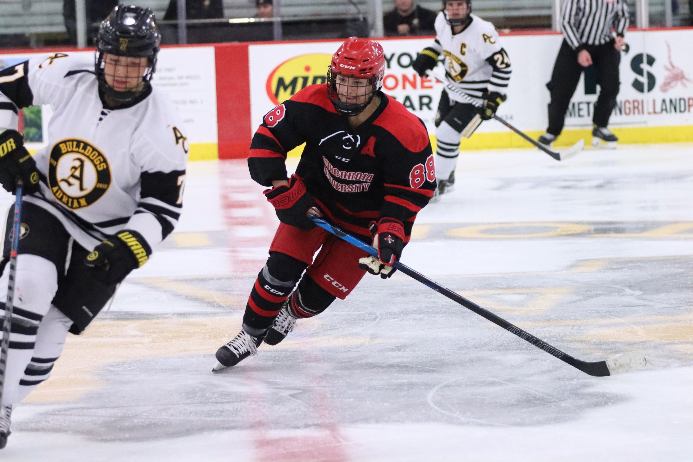 Women's Hockey Downed in Season Opener against UM-Dearborn