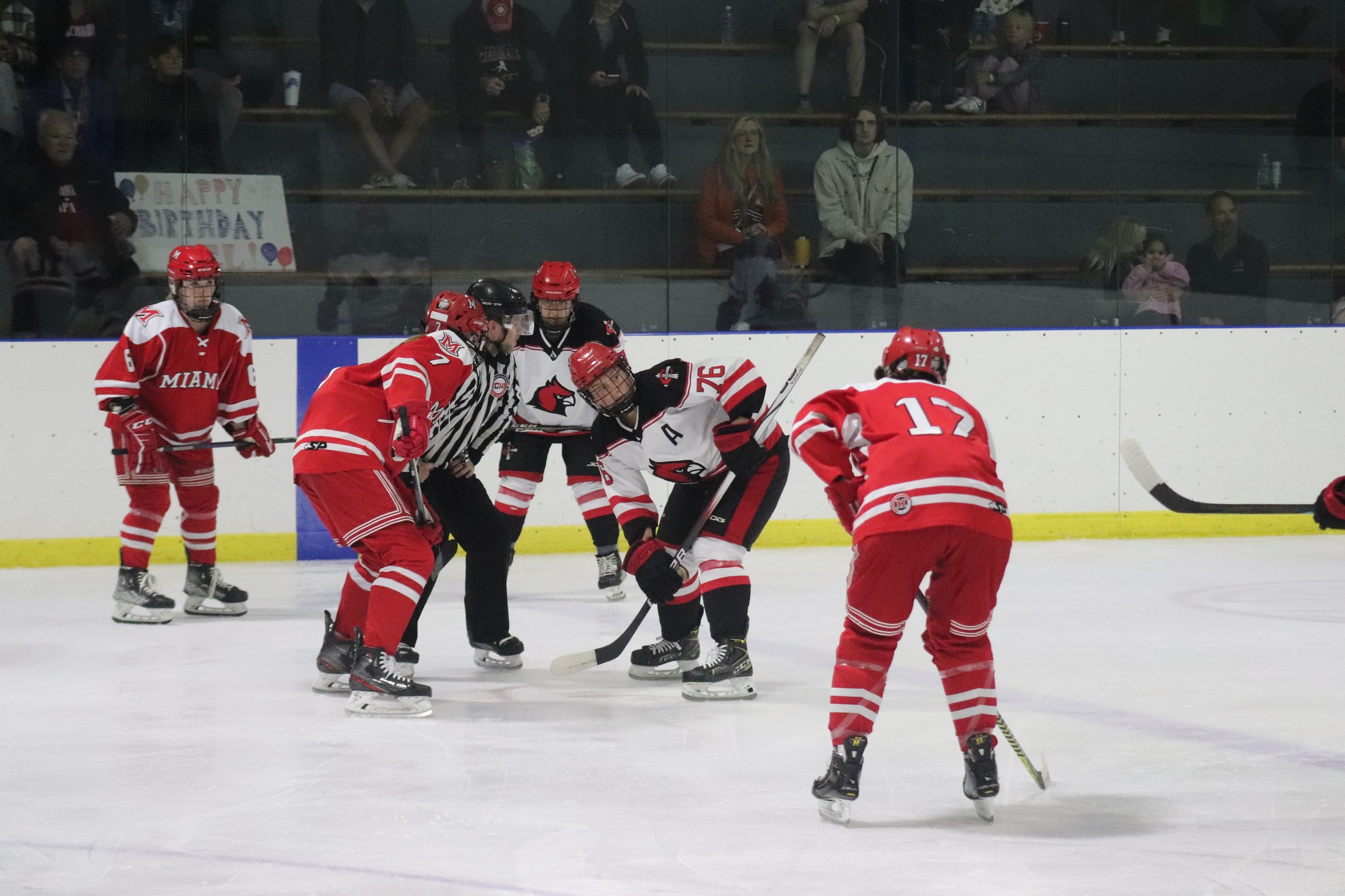 Women's Hockey drops close game to Miami Ohio