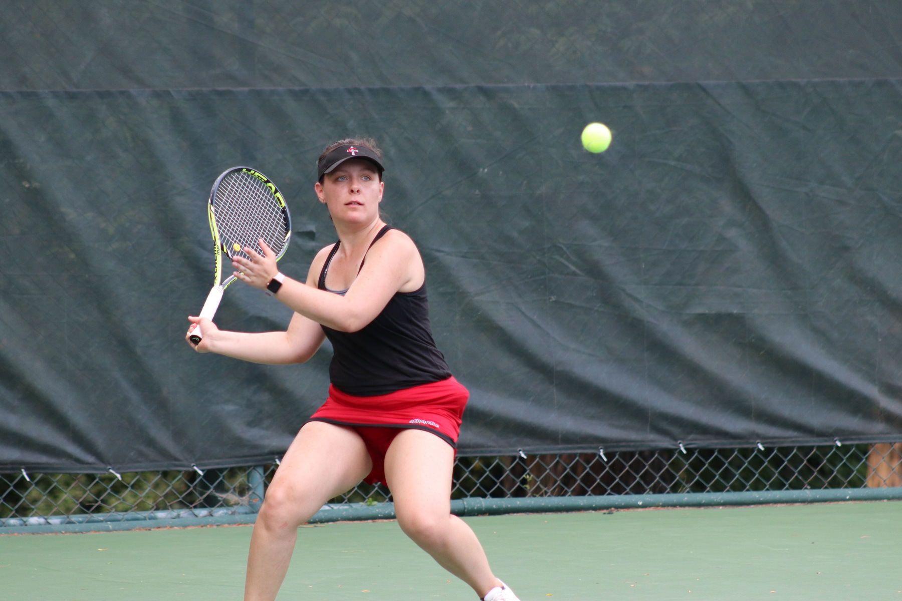 Women's tennis defeats Olivet 5-4 in season opener
