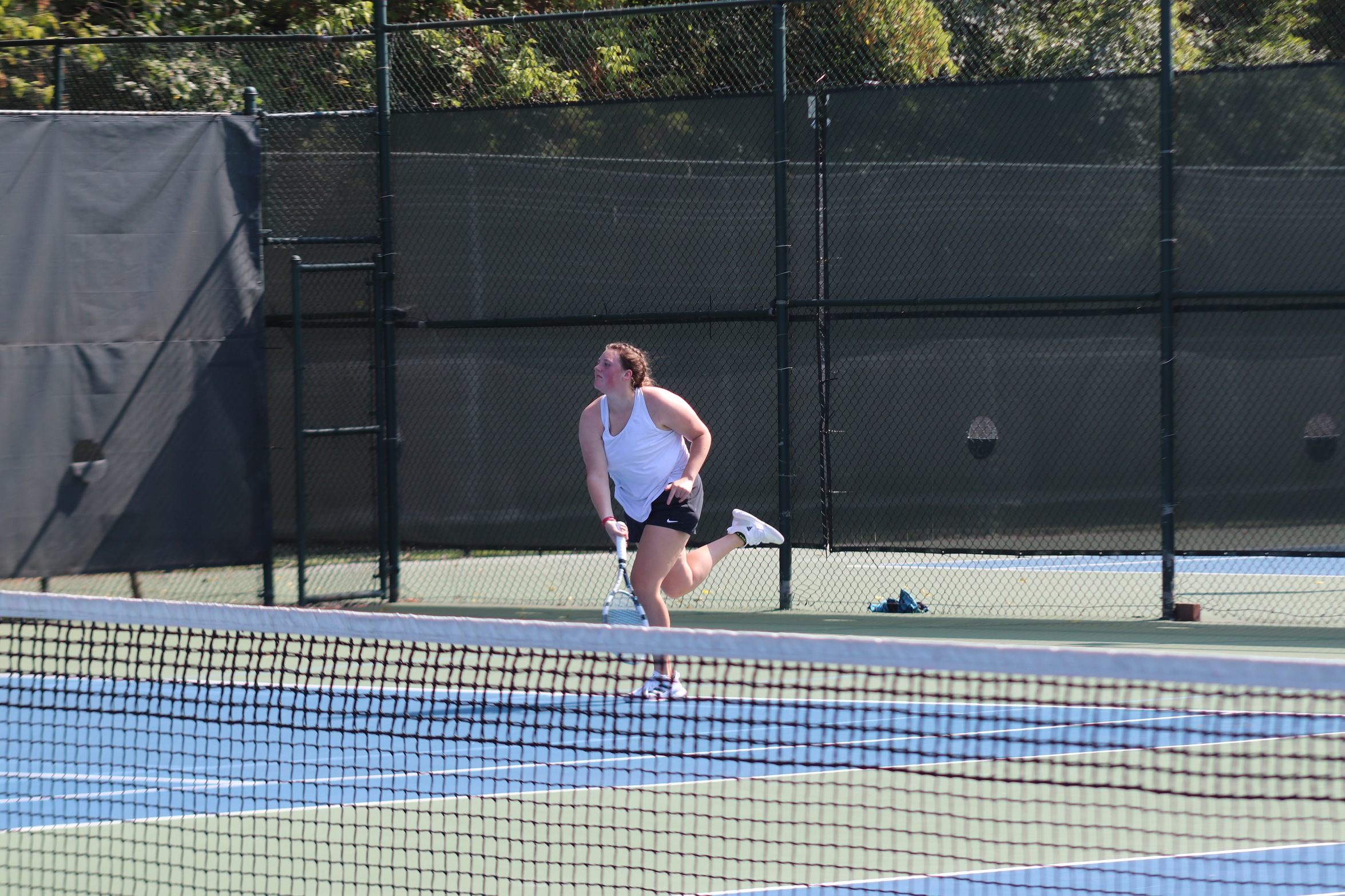 Women's Tennis takes down Albion 5-4