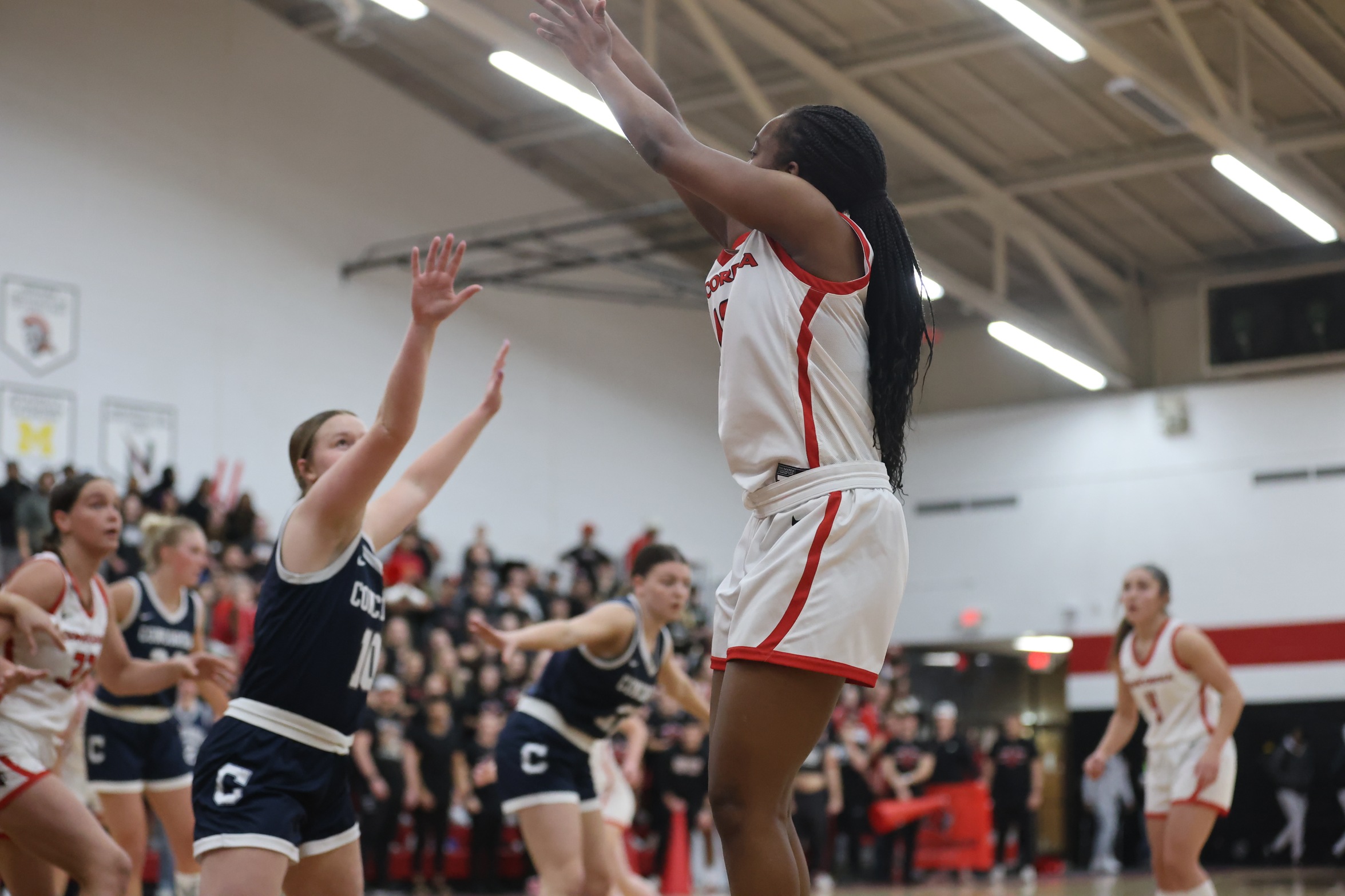 Women's Basketball overpowers UM-Dearborn 92-59
