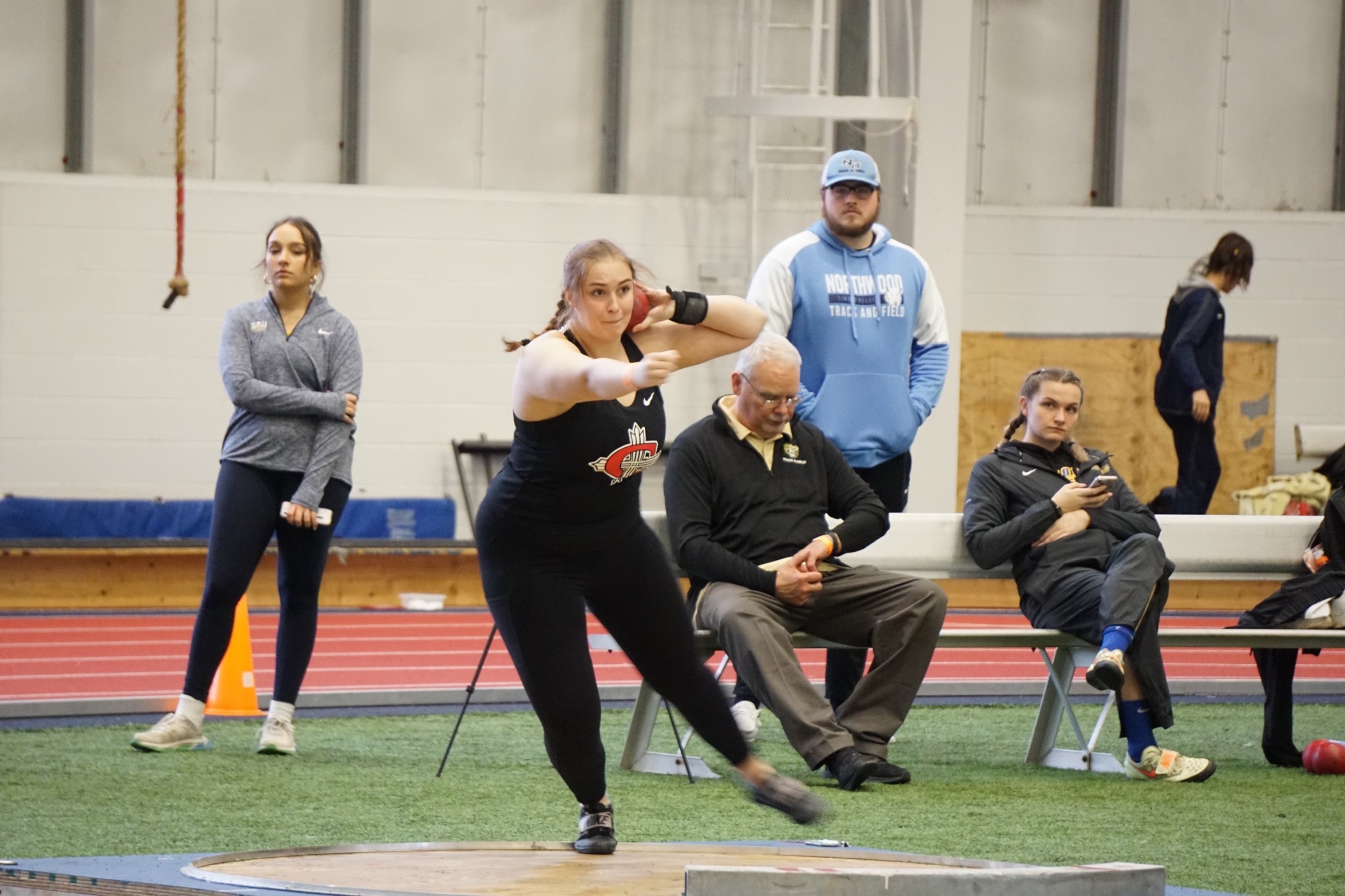 Women's Track and Field's Korte sets School Record at SVSU Classic