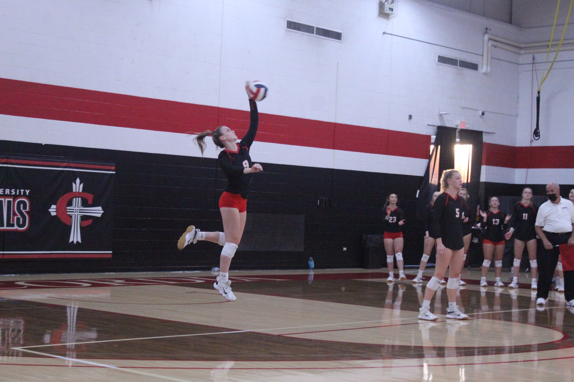 Volleyball caps off regular season with five set win over UNOH