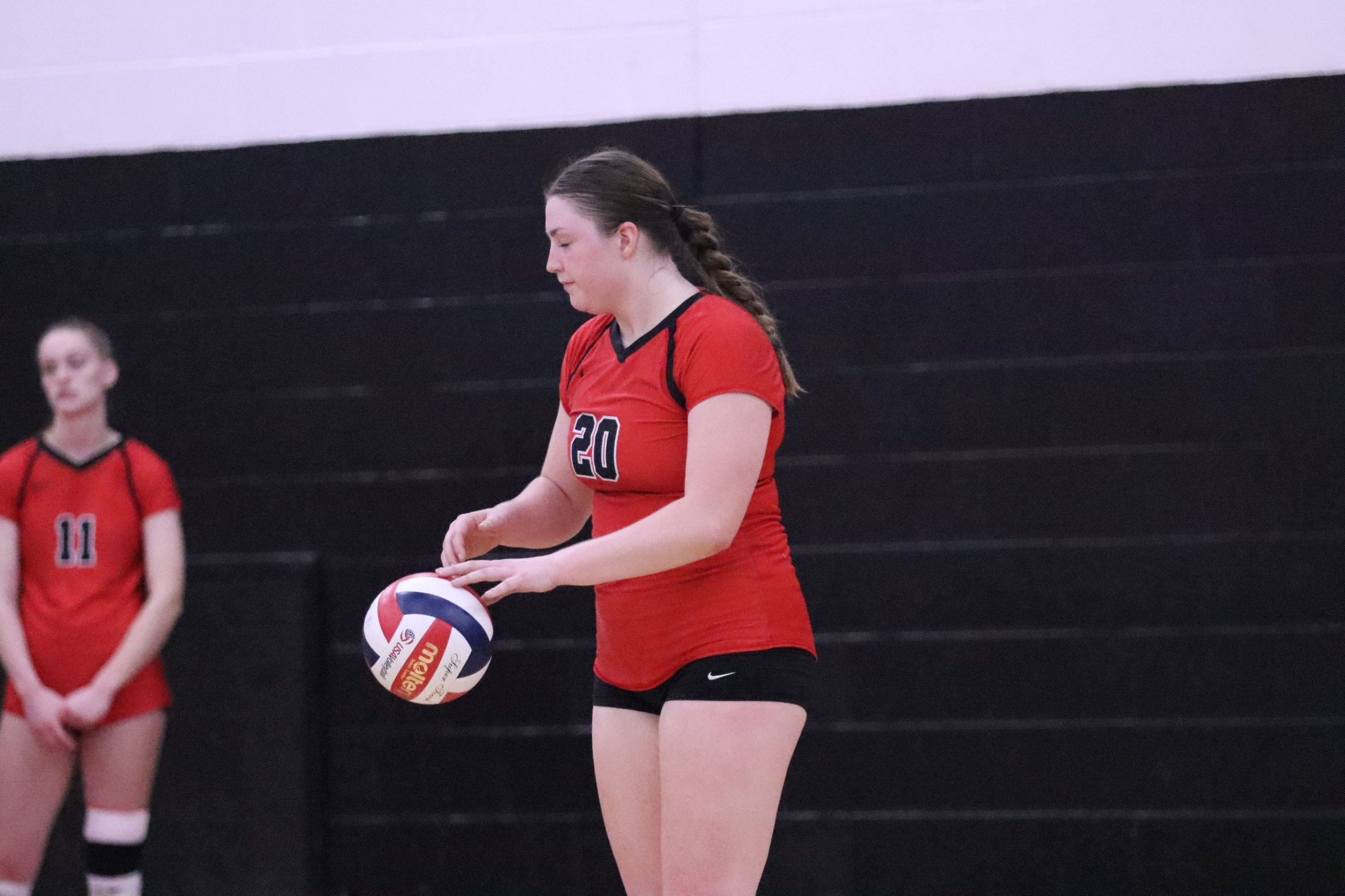 Volleyball splits first day of Liz Lykowski Tournament