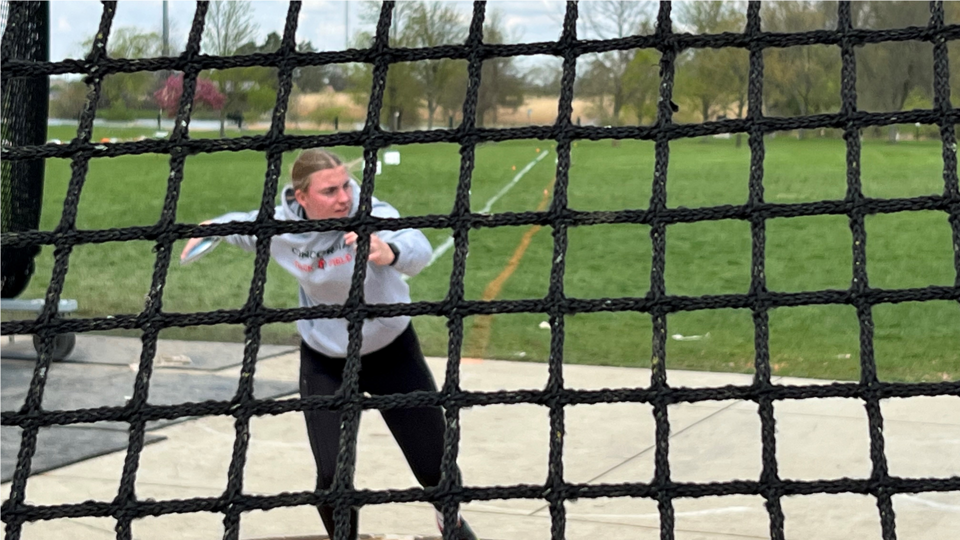 Women's Track & Field takes home a 5th place finish at Mike Becraft Invitational